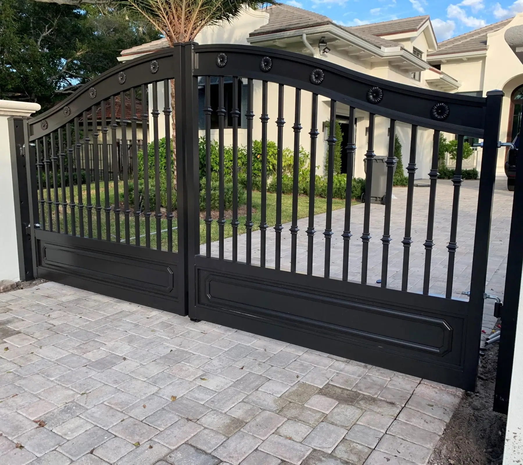 driveway gate fabrication services in Manhattan Beach